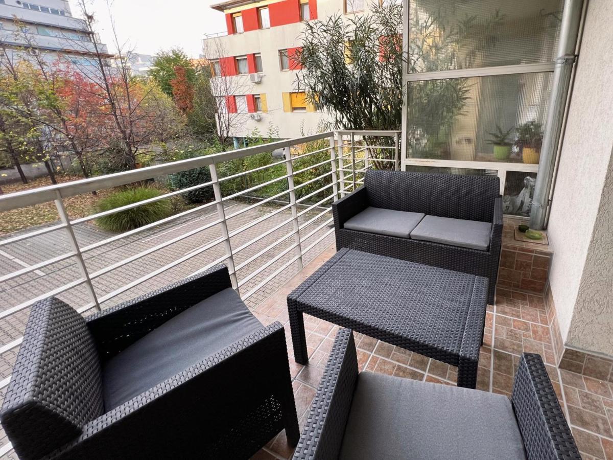 Center Budget Apartment Inside Free Parking Self Check-In Free Streaming Ac Balcony Budapest Exteriör bild